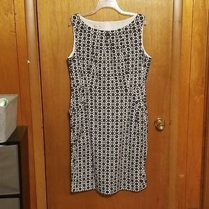 Sleeveless Dress with Pockets, 16W